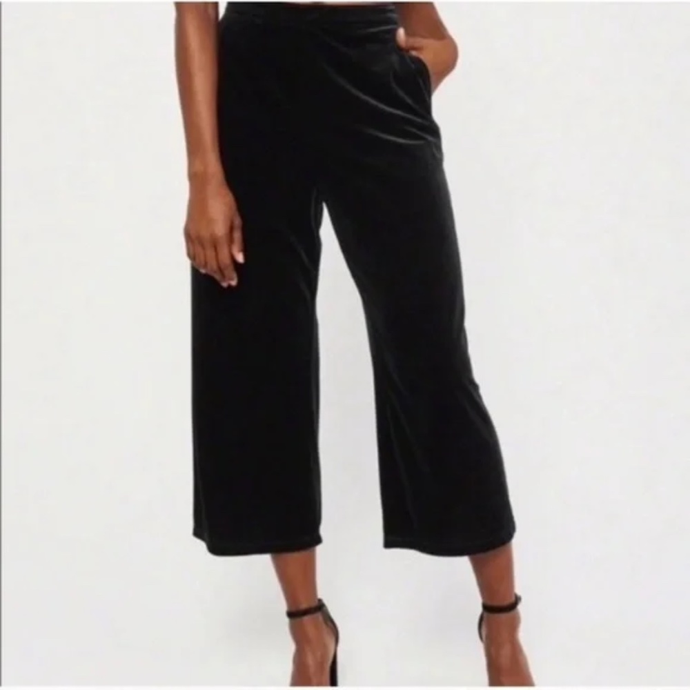 Abercrombie & Fitch Black Velvet Wide-Leg Pants